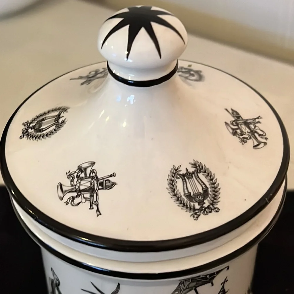 Vintage Mottahedeh Italy black white canister 6.5” x 3.5”